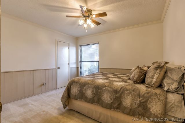 6910 S NEW HAVEN Avenue, Tulsa, OK 74136