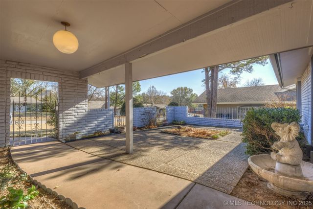 6910 S NEW HAVEN Avenue, Tulsa, OK 74136