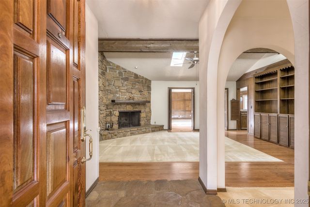 6910 S NEW HAVEN Avenue, Tulsa, OK 74136