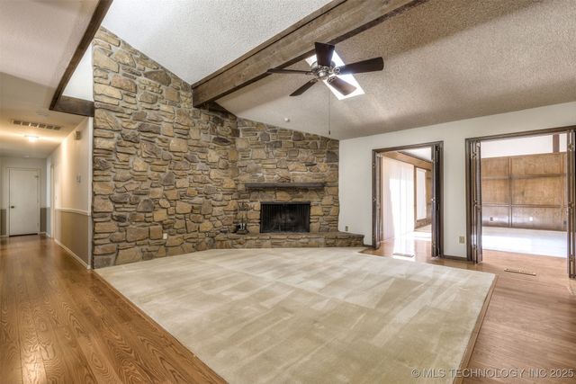 6910 S NEW HAVEN Avenue, Tulsa, OK 74136