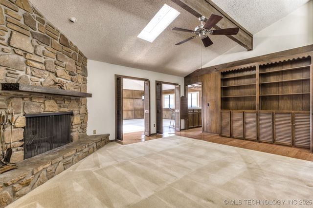 6910 S NEW HAVEN Avenue, Tulsa, OK 74136