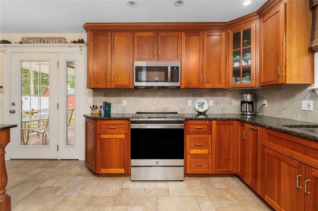 410 Rockland Road, Scituate, RI 02857