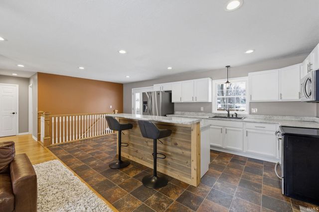 390 Hickory Heights Drive, Bedford, IN 47421