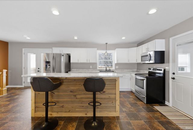 390 Hickory Heights Drive, Bedford, IN 47421