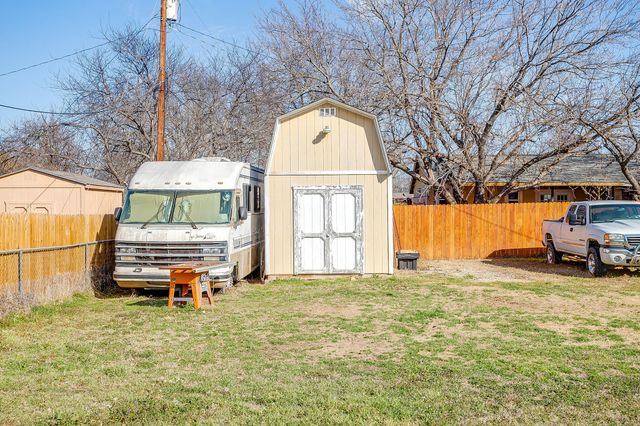 449 W Dunlap Avenue, Boyd, TX 76023