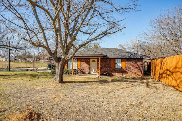 449 W Dunlap Avenue, Boyd, TX 76023