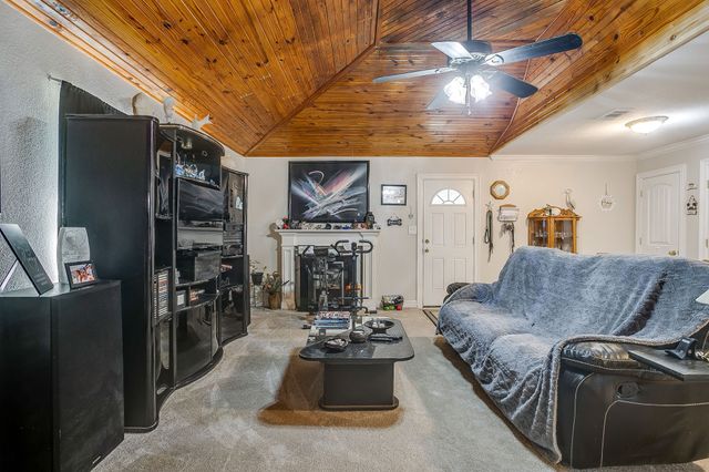 449 W Dunlap Avenue, Boyd, TX 76023