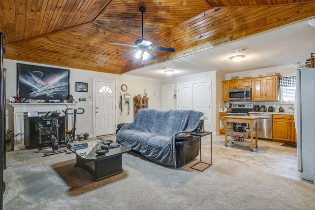 449 W Dunlap Avenue, Boyd, TX 76023