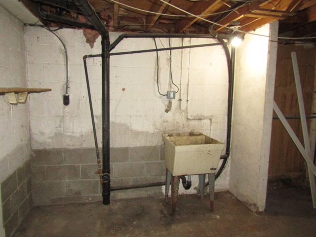 1209 Roy St, N Braddock, PA 15104