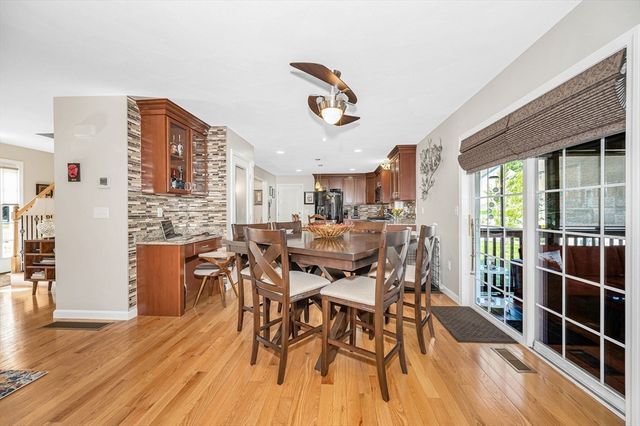 4 Chestnut St, Hudson, NH 03051