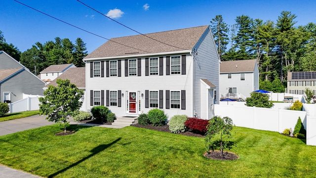 4 Chestnut St, Hudson, NH 03051