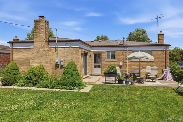 28445 Bradner Drive, Warren, MI 48088