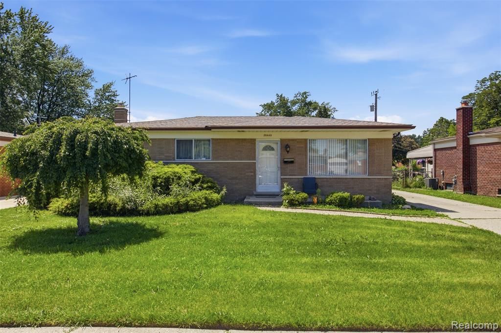 28445 Bradner Drive, Warren, MI 48088