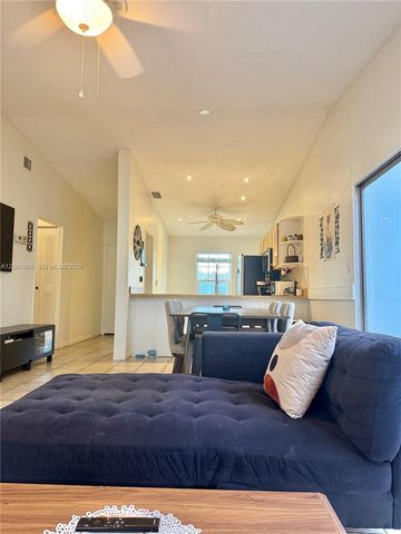 360 N B Lakewood Circle E, Margate, FL 33063