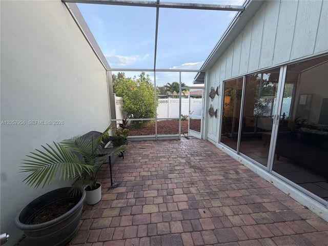 360 N B Lakewood Circle E, Margate, FL 33063