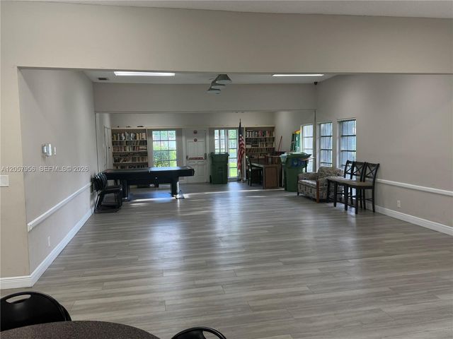360 N B Lakewood Circle E, Margate, FL 33063