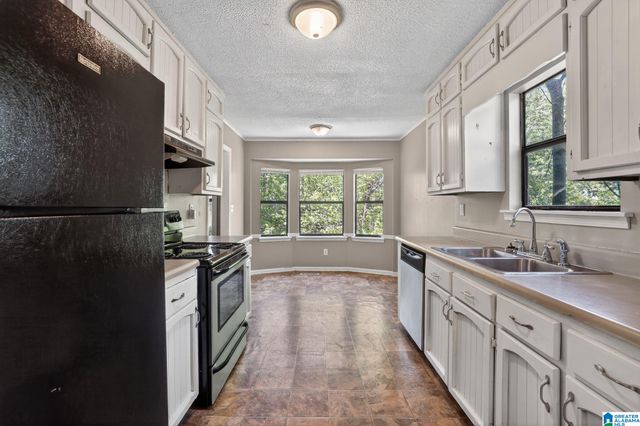8524 CEDAR BARK CR, Birmingham, AL 35206