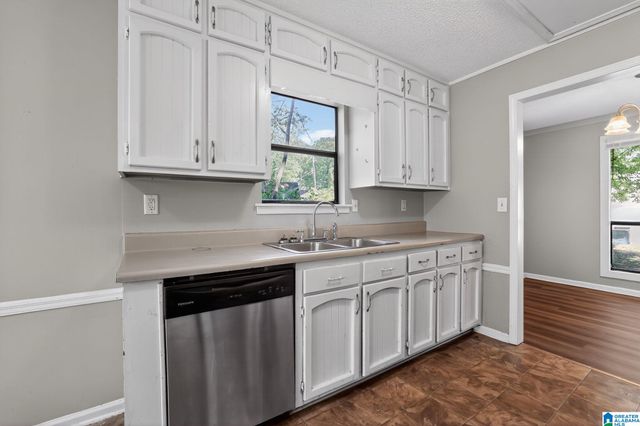 8524 CEDAR BARK CR, Birmingham, AL 35206