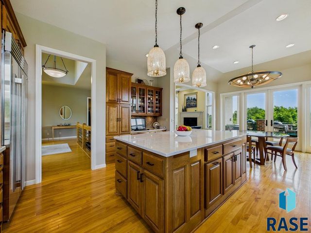7401 W Rocky Ridge Cir, Sioux Falls, SD 57106