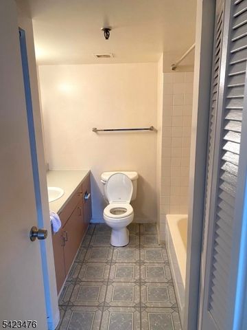 655 Absecon 618, Atlantic City, NJ 08401