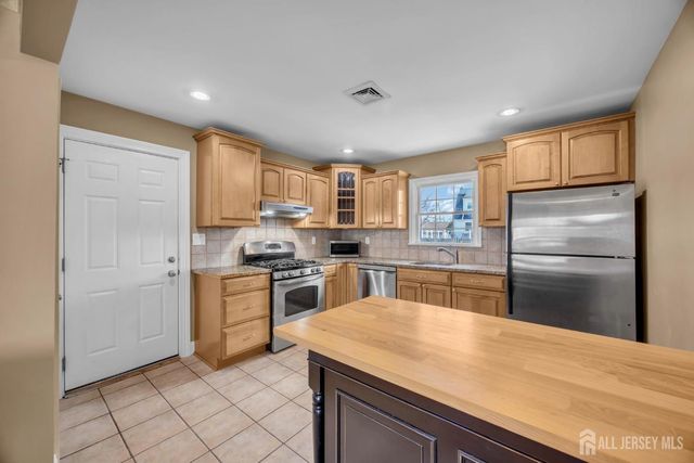 267 Tabb Avenue, Piscataway, NJ 08854