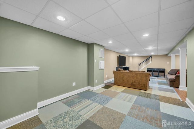 267 Tabb Avenue, Piscataway, NJ 08854