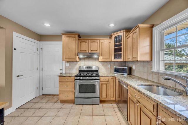 267 Tabb Avenue, Piscataway, NJ 08854