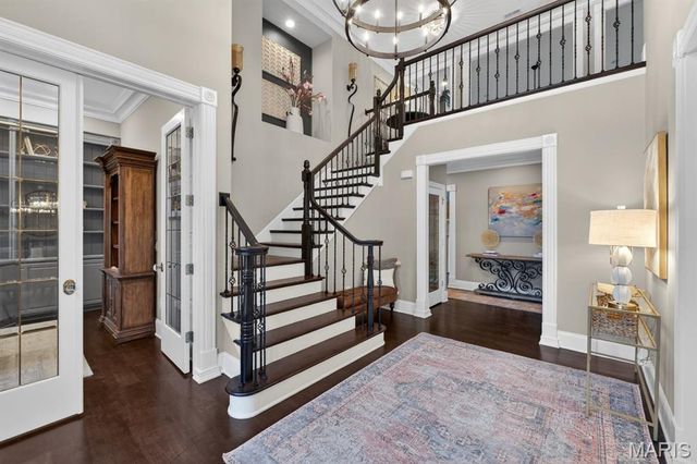 1012 Greystone Manor Parkway, Chesterfield, MO 63005