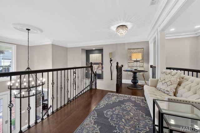 1012 Greystone Manor Parkway, Chesterfield, MO 63005