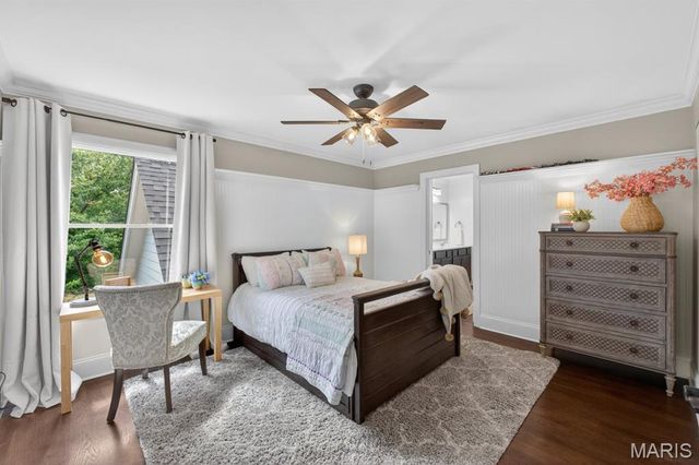 1012 Greystone Manor Parkway, Chesterfield, MO 63005