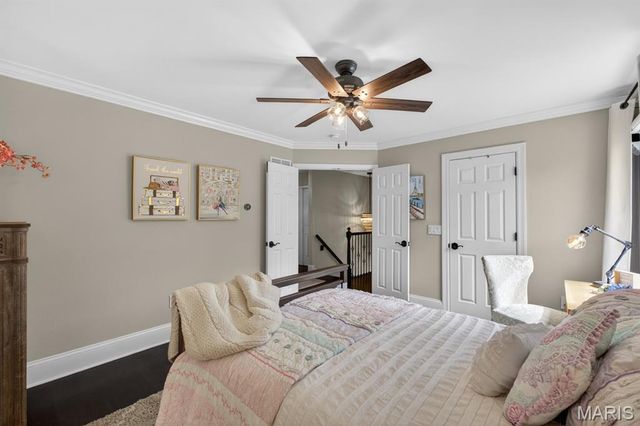 1012 Greystone Manor Parkway, Chesterfield, MO 63005