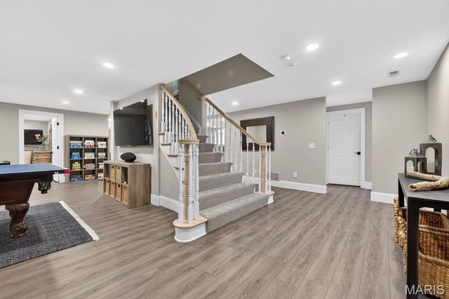 1012 Greystone Manor Parkway, Chesterfield, MO 63005