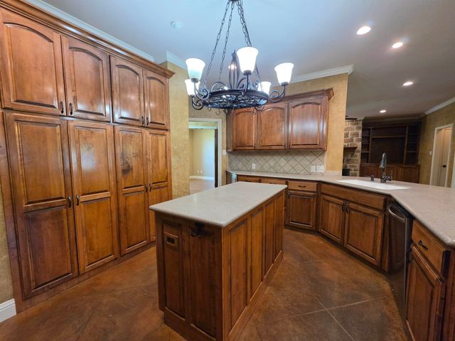 1125 CR 307D, Henderson, TX 75654
