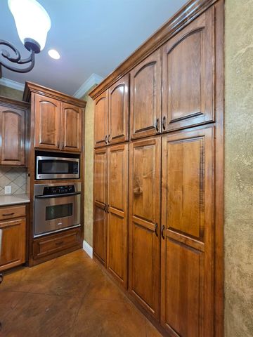 1125 CR 307D, Henderson, TX 75654