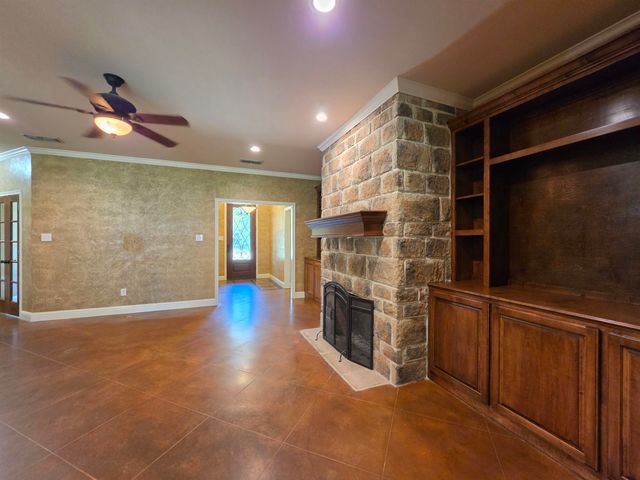 1125 CR 307D, Henderson, TX 75654
