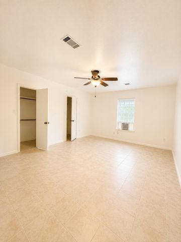 9011 Tavenor Lane, Houston, TX 77075