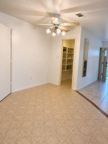 9011 Tavenor Lane, Houston, TX 77075