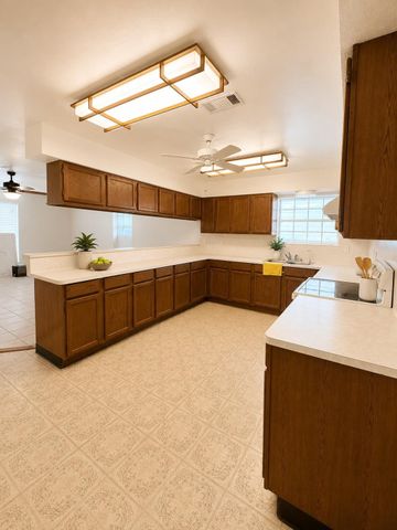 9011 Tavenor Lane, Houston, TX 77075