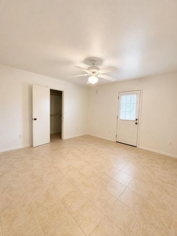 9011 Tavenor Lane, Houston, TX 77075