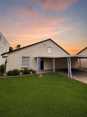 9011 Tavenor Lane, Houston, TX 77075