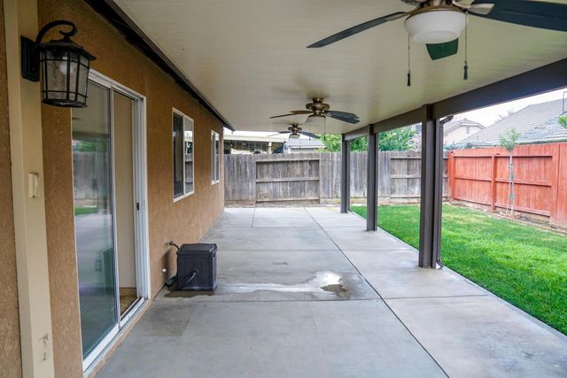 5543 E Byrd Avenue, Fresno, CA 93727