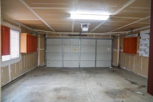 5543 E Byrd Avenue, Fresno, CA 93727