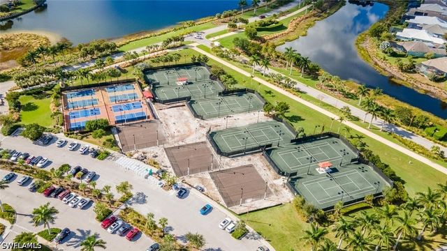 8754 Calypso CT, Naples, FL 34112