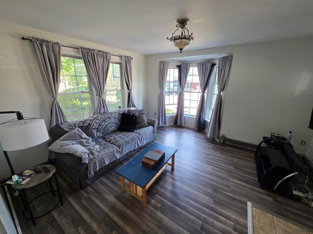 8 Highland Street, Rochester, NH 03868