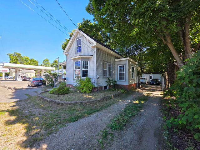 8 Highland Street, Rochester, NH 03868