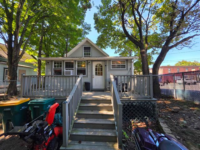 8 Highland Street, Rochester, NH 03868