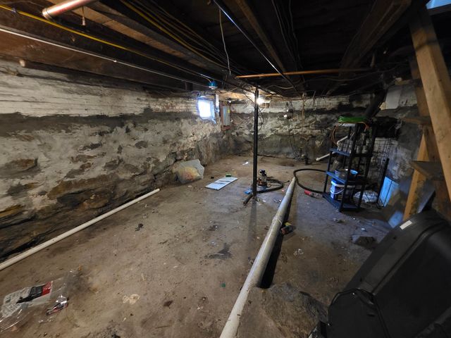 8 Highland Street, Rochester, NH 03868