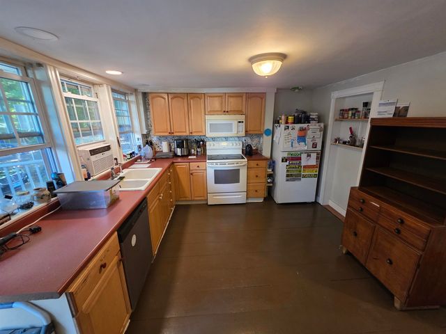 8 Highland Street, Rochester, NH 03868