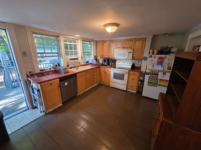 8 Highland Street, Rochester, NH 03868
