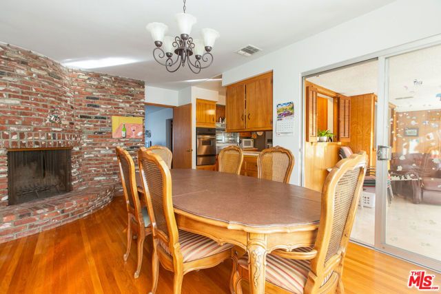 137 N Burnaby Avenue, Glendora, CA 91741